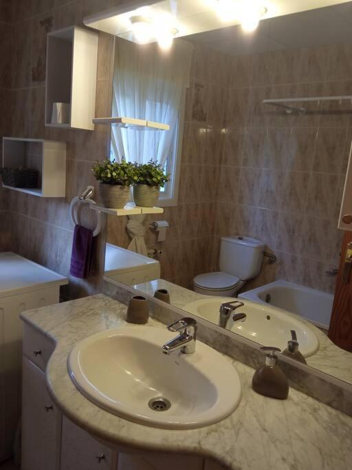 Apartamento-Casa Turistica L'Espigol Сан Лоренцо де Морунис Екстериор снимка